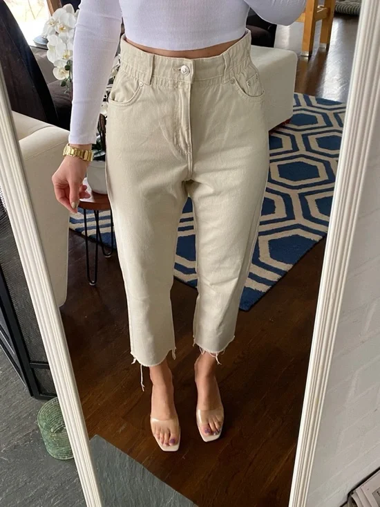 BERSHKA High-Rise Paper Bag Crop Jeans in Cream - Women! 🐚 - Picture 5 of 16